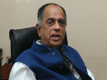 ''आमिर खान के ठग्स ऑफ हिंदुस्तान की वजह से सेंसर बोर्ड मेरी फिल्म पास नहीं कर रही है ''