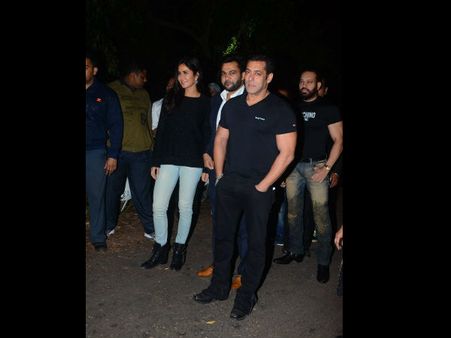 जन्मदिन पर कैटरीना के साथ कुछ अंदाज में नजर आए सलमान..देखिए आप भी