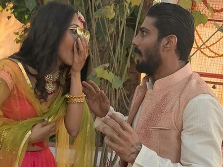 प्रतीक बब्बर ने प्रेमिका से चुपचाप कर ली सगाई..इंस्टाग्राम में फोटोज वायरल