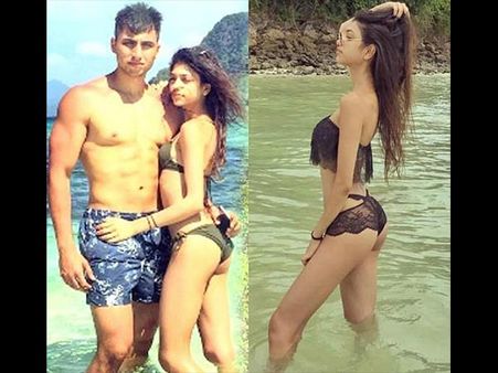 चंकी पांडेय की भतीजी की हॉट तस्वीरें वायरल..बिकनी में नजर आयीं अलाना पांडेय