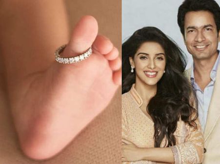 इस एक्ट्रेस ने शेयर की अपनी बेटी की पहली तस्वीर..SUPER CUTE