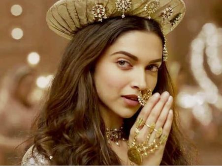 जिस फिल्म को छू लें वो 100 करोड़ी.. सबसे मंहगी एक्ट्रेस.. 10 साल में बनीं Superstar