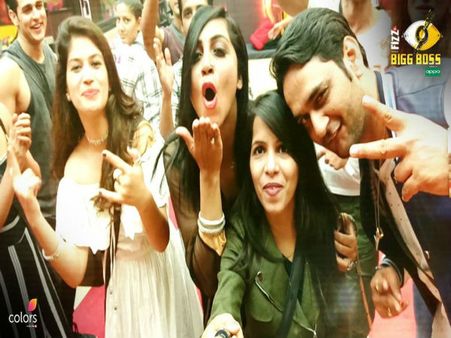 BIGG BOSS फिनाले से पहले..HOT स्टार की एंट्री...मर्द हो जायेंगे बर्बाद...SHOCK...