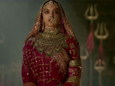 BOX OFFICE: 'पद्मावत' की धमाकेदार शुरुआत.. जानें ओपनिंग कलेक्शन!