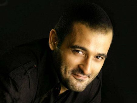 HappyB'day Akshaye: लगातार फ्लॉप फिल्में, फिर भी सुपरहिट, एकदम हटके अंदाज