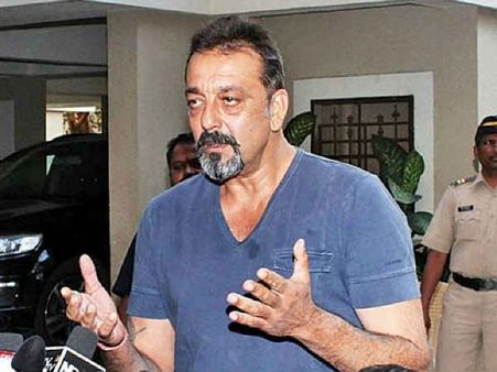 संजय दत्त के नाम किया 10 करोड़ का घर, किसी ने खून से लिखा खत, चौंक जाएंगे आप