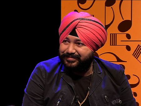 दलेर मेंहदी को मानव तस्करी के आरोप में 2 साल की सजा, मिली जमानत