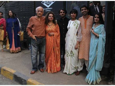 EXCLUSIVE PICS: एक और बॉलीवुडिया शादी की तैयारियां, भट्ट परिवार में आई खुशियां