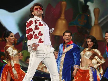 रणवीर सिंह IPL 11 में 15 मिनट परफॉर्म करने के 5 करोड़ रुपए लेगे, जानिए पूरी खबर