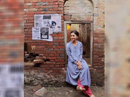 राज़ी ट्रेलर का धमाकेदार एलान, इस शानदार पोस्टर के साथ, 11 मई BOOK कर लीजिए