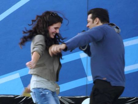 सलमान खान करेंगे कैटरीना की बहन के साथ डांस, 20 साल पुराना सुपरहिट गाना, चौंक जाएंगे