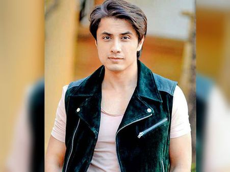 अरे बाप रे, अली जफर पर मीशा शफी के बाद तीन और महिलाओं ने लगाए यौन उत्पीड़न के आरोप