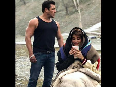 Race 3: सलमान खान का हड्डीतोड़ एक्शन, एक्ट्रेस ने किया खुलासा, देखकर सन्न रह जाएंगे
