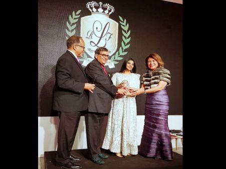 कान्स 2018: श्रीदेवी को हिंदी सिनेमा में योगदान के लिए किया गया सम्मानित, सुभाष घई ने लिया अवॉर्ड