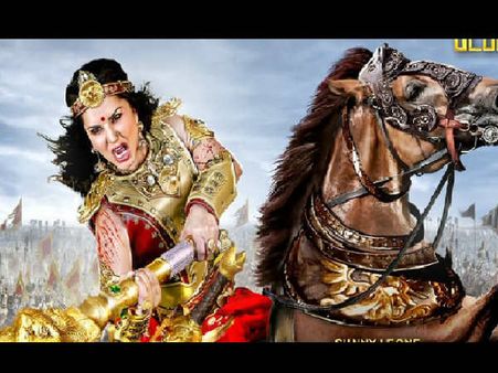 वीरमादेवी: सनी लियोन कर रही है घोड़े पर खतरनाक स्टंट, शूटिंग सेट से Video हुआ वायरल