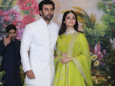 शक्ल तक देखने पसंद नहीं, सोनम की पार्टी में बॉलीवुड के 5 ब्रेकअप कपल, जानें फिर क्या हुआ