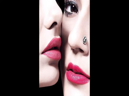 2018 की बोल्ड सुपरहिट माया 2 का कमबैक, 2 सुपरस्टार का लेस्बियन रोमांस VIDEO