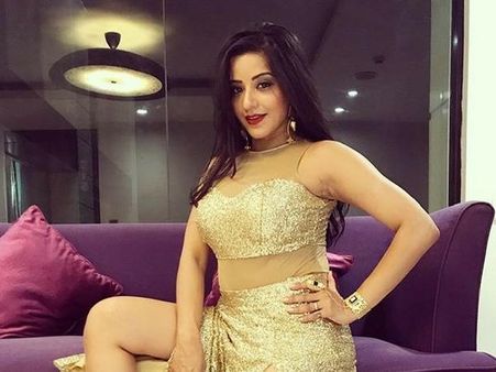 2018 की नंबर 1 सेक्सी भाभी मोनालिसा का ये वीडियो देखते रह जायेंगे viral