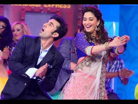 माधुरी दीक्षित की बकेट लिस्ट: फिल्म में रणबीर कपूर करेगें कैमियो, घाघरा सॉंग मे साथ आ चुके है नजर