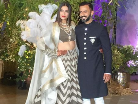 INSIDE Pics: सोनम कपूर के रिसेप्शन में, शाहरुख- सलमान का धमाका, सुपर डांस- गाना.. देंखे VIDEO