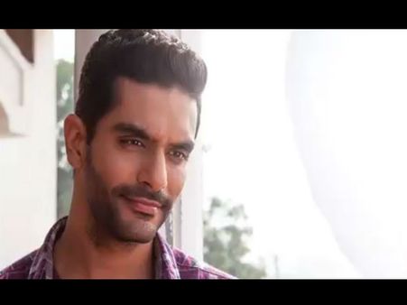 सूरमा : तापसी के बाद अंगद बेदी का लुक हुआ रिलीज, इस खिलाड़ी के मेंटर की भूमिका निभाएंगे