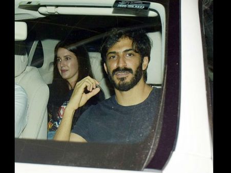 कटरीना की बहन ईसाबेला कैफ, हर्षवर्धन कपूर के साथ हुई स्पॉट, जानिए क्या है मामला