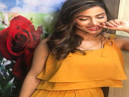 पहली बार,ब्लैक साड़ी में हिना खान का सेक्सी लुक,नजर हटाना मुश्किल Pic