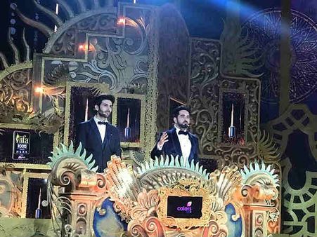 LIVE: आईफा रॉक्स 2018 - एक रंगीन शाम की शुरूआत, पूरा बॉलीवुड ग्रीन कार्पेट पर जगमगा रहा है