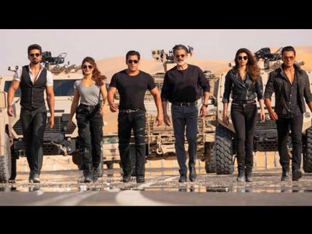 'रेस 3' के 10 दिन पूरे, BOX OFFICE पर किसी तरह टिके हुए हैं सलमान खान!