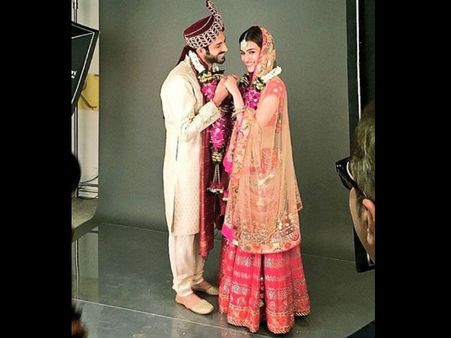 First pic: फिर धमाल करने के लिए तैयार कार्तिक आर्यन, वायरल हुआ लुका छुपी से पहला लुक