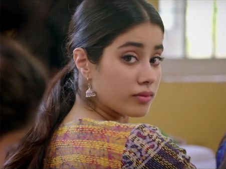 EXCLUSIVE: झिंगाट करते करते, जानें किससे पड़ गई जाह्नवी कपूर को जोर की डांट
