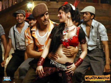 8Years: अक्षय कुमार की फिल्म ऑडिएंस ने कर दी Reject, बुरी तरह हुई फ्लॉप