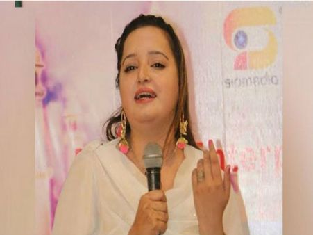 पाकिस्तानी सिंगर और अभिनेत्री रेशमा की उसके ही पति ने की गोली मारकर हत्या