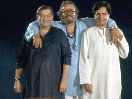 बॉलीवुड का सबसे मशहूर खानदान, 10-20 साल से भी पुरानी तस्वीरें, ताजा हो जाएंगी कई यादें