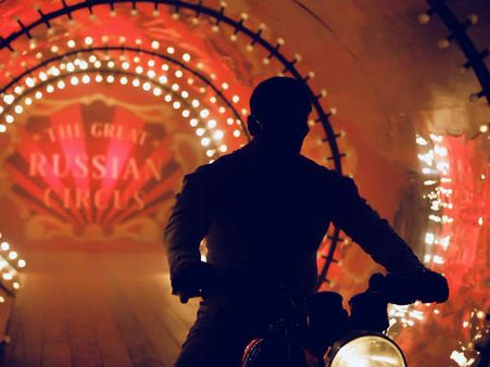 भारत से सलमान खान का जबरदस्त First LOOK- बाइक स्टंट के लिए तैयार भाईजान