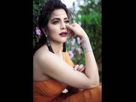 एक बार फिर से इस स्टार ने मचा दी सनसनी,बिकिनी में ऐसी तस्वीरें,अकेले में देखिए