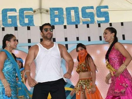 BIGG BOSS 12 के लिए सलमान खान और 5 सुपरस्टार्स ने की करोड़ों की डिमांड !