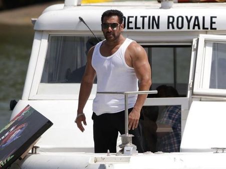 BIGG BOSS 12 सलमान खान की 300 करोड़ फीस, फैंस के लिए चौंकाने वाली रिपोर्ट !
