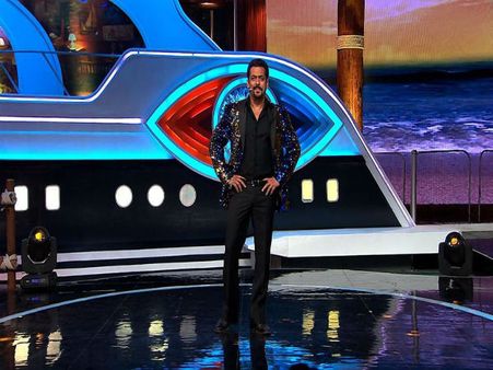 BIGG BOSS 12 LIVE शाहरूख-आमिर के साथ सलमान खान का जबरदस्त टीआरपी धमाका