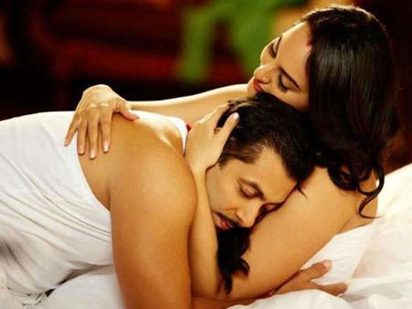 सेक्स सीन करके या कपड़े उतार कर फिल्में हिट नहीं होती हैं - सलमान खान