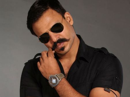 B'day Spcl: सलमान से लिया पंगा, गर्लफ्रेंड के लिए दांव पर लगा दिया करियर, Shock