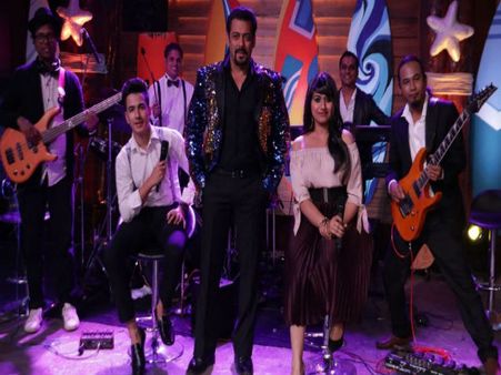 Bigg Boss 12: सलमान को टीआरपी में तगड़ा झटका,फैंस के लिए चौंकाने वाली रिपोर्ट !