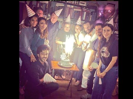 करीना कपूर खान के Birthday सेलेब्रेशन की खूबसूरत तस्वीरें वायरल, तैमूर नहीं आए नजर