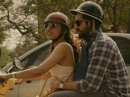 BOX OFFICE: आयुष्मान खुर्राना की 'अंधाधुन'- पहले वीकेंड कर लिया शानदार कलेक्शन