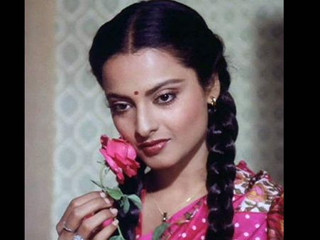 Rekha Birthday: बॉलीवुड की सबसे खूबसूरत एक्ट्रेस, छुपी कई गहरी कहानियां, जानें 10 दिलचस्प किस्से