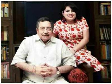 मेरे पापा अपनी लड़ाई खुद लड़ेंगे, मैं उनके साथ हूं - विनोद दुआ पर यौन शोषण के आरोपों पर मल्लिका दुआ