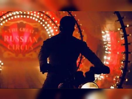 Bharat: शूट के लिए दिल्ली पहुंचे सलमान खान, सड़क पर उतरे फैंस, Video वायरल