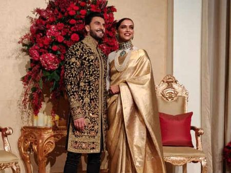 First Pic: दीपिका - रणवीर का बेंगलुरू रिसेप्शन, किसी राजघराने की महारानी और महाराजा लग रहा ये कपल
