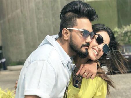 पहली बार, हिना खान ने बॉयफ्रेंड के साथ की सारी हदें पार, लाखों लोग देख रहे हैं Viral