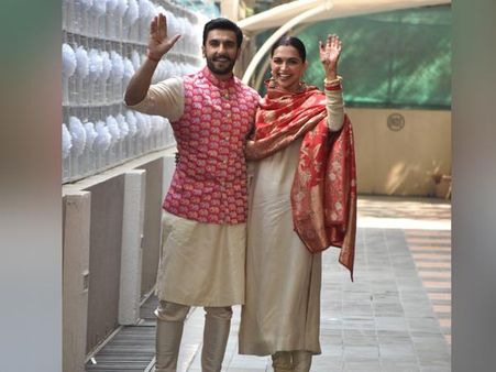 शादी के बाद मुंबई लौटे रणवीर सिंह और दीपिका पादुकोण, ढेर सारे कैमरों ने किया एयरपोर्ट पर स्वागत
